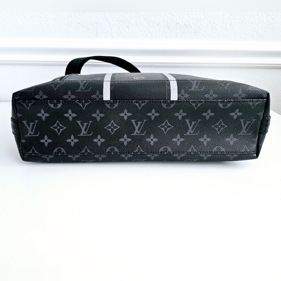 Louis Vuitton Monogram Eclipse Apollo GM Messenger Bag - Picture 4 of 15